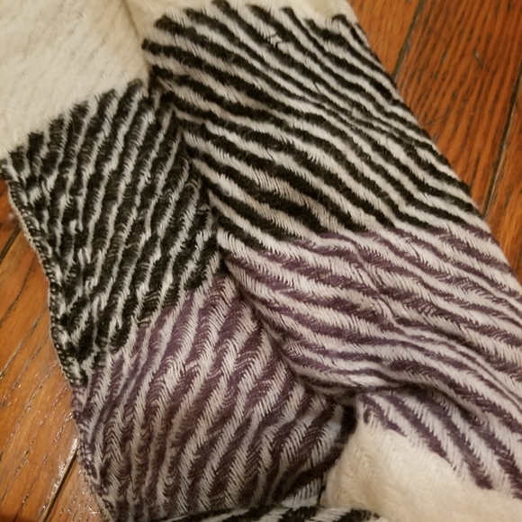 Tri-Coastal Design Colorblock Scarf - Picture 5 of 6